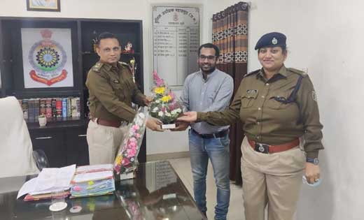 महासमुंद : भारतीय पुलिस सेवा मे चयन होने पर पुलिस अधीक्षक ने... - CG Sandesh