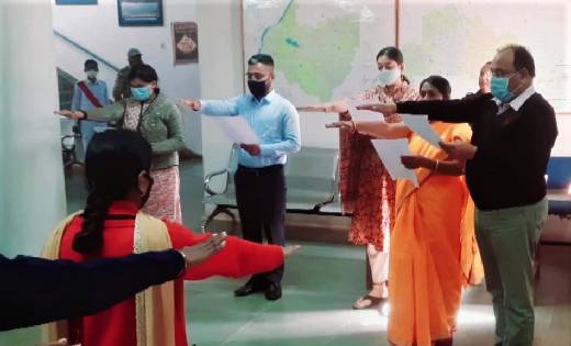 महासमुंद: राष्ट्रीय मतदाता दिवस पर कलेक्टर ने नवीन मतदाताओं ... - CG Sandesh