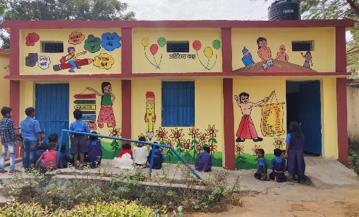 स्कूल की दीवारें भी पढ़ा रही शिक्षा की पाठ - CG Sandesh