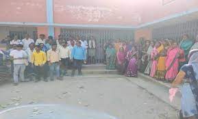 शिक्षाधिकारी का तुगलकी फरमान, सीएम बघेल से स्कूली बच्चों को ... - CG Sandesh
