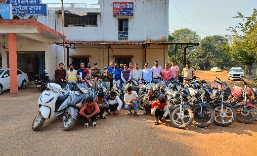 महासमुंद : 18 नग चोरी के मोटर सायकल जप्त - CG Sandesh