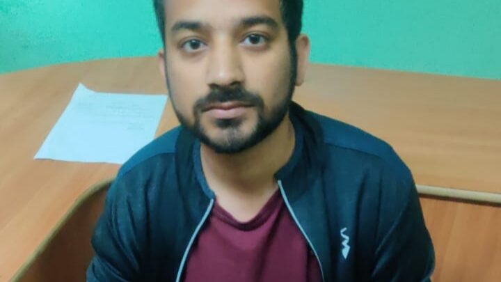 मैंगो जूस सप्लाई के नाम पर देश भर में लोगों से बाप-बेटे ने क... - CG Sandesh