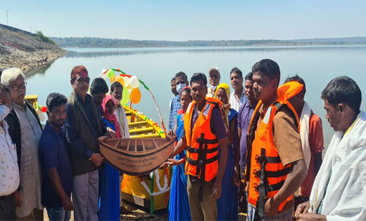 नारायणपुर विधायक चंदन कश्यप ने कोसारटेडा डेम मे नौकायन का कि... - CG Sandesh