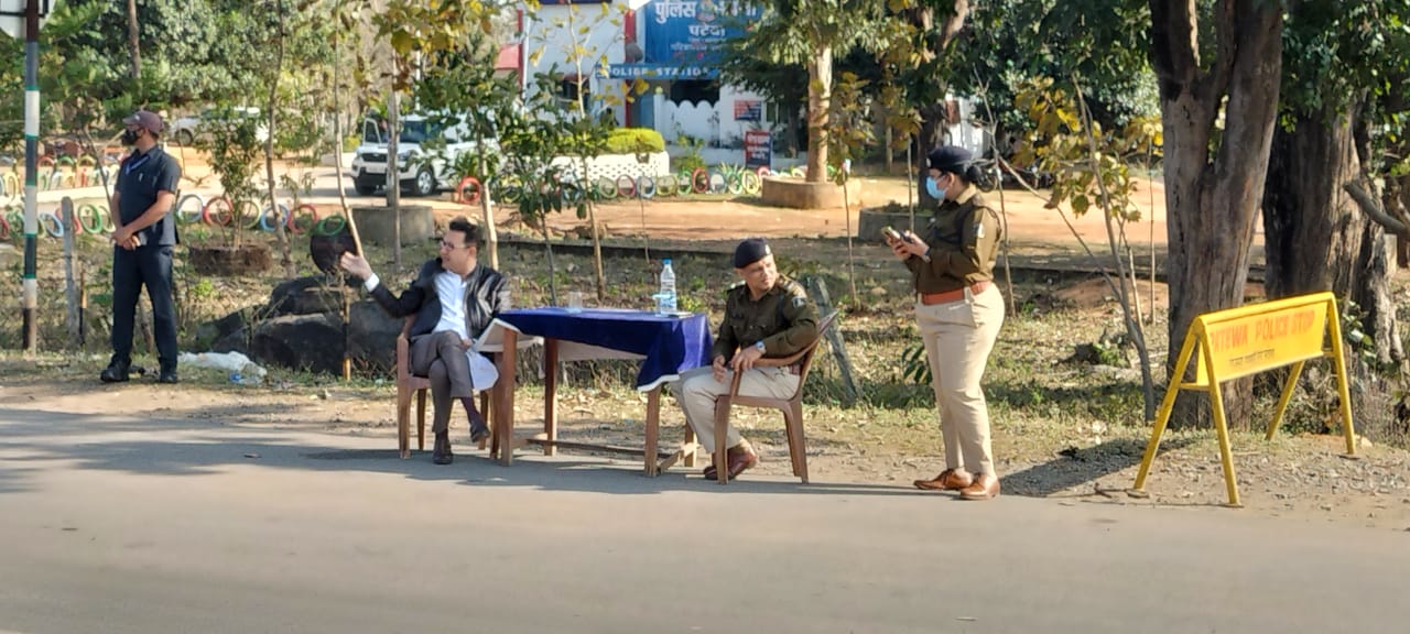 महासमुंद : एम.सी.पी.पाईन्ट की जाॅच करने पुलिस महानिरीक्षक आन... - CG Sandesh