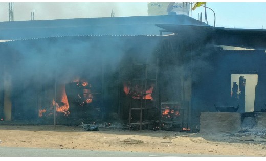 सरायपाली: दूकान में लगी भीषण आग, सामान जलकर खांक