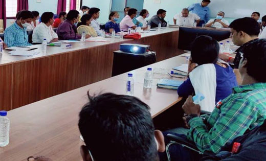मुख्य चिकित्सा एवं स्वास्थ्य अधिकारी महासमुंद डॉक्टर एस आर ब... - CG Sandesh