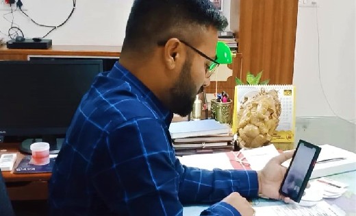 महासमुंद: कलेक्टर ने वीडियो कॉलिंग के जरिए राजीव गांधी न्याय... - CG Sandesh