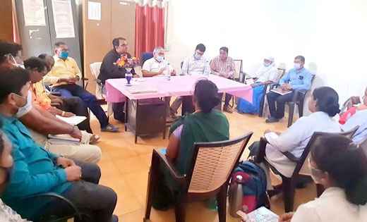 महासमुंद : मुख्य चिकित्सा एवं स्वास्थ्य अधिकारी डॉ एस आर बंज... - CG Sandesh