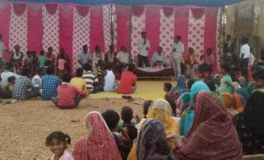 सरायपाली विधायक किस्मतलाल नंद ने ग्राम खोखेपुर में किया जनसंपर्क