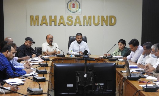 महासमुंद: अधिकारी अपने प्रभार क्षेत्र के ग्रामों में जाकर लो... - CG Sandesh