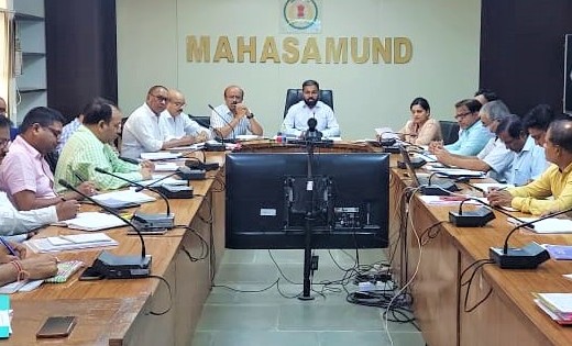 महासमुंद : पात्र हितग्राहियों को शासकीय योजनाओं से लाभान्वित... - CG Sandesh