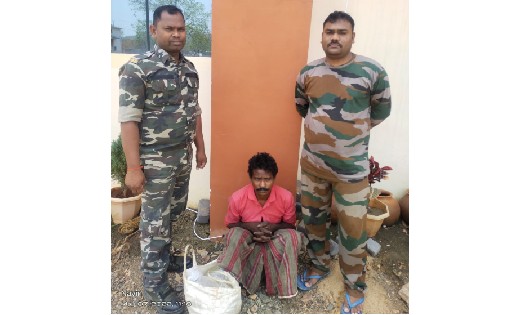 सरायपाली : अवैध रूप से शराब‍ बीक्री करते 15 लीटर देशी महुआ शराब के साथ 1 आरोपी गिरफ्तार 