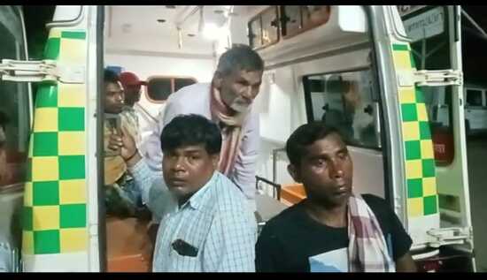 CG : पेड़ से टकराई तेज रफ्तार कार, एक व्यक्ति की मौत - CG Sandesh