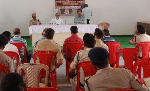 महासमुंद : पुलिस के जवानों को तंबाकू के दुष्प्रभावों एवं कोट... - CG Sandesh