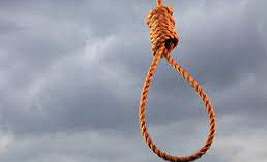 पिथौरा :	स्वास्थ्य ठीक नहीं होने के कारण खेत में लगाई फांसी