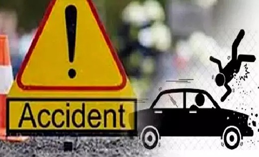 खल्लारी : अनियंत्रित होकर कार डिवाईडर से टकराई, दो घायल, एक ... - CG Sandesh