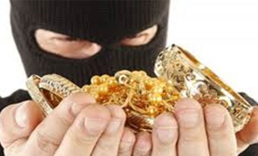 महासमुन्द : बिजली विभाग के आपरेटर के घर का ताला तोड़कर आलमारी से सोने चांदी जेवर चोरी