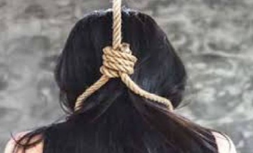 पिथौरा : शादी के 2 माह बाद ही महिला ने लगा ली फांसी, ससुराल वालों पर प्रताड़ना का आरोप, पति सहित 5 के खिलाफ केस दर्ज