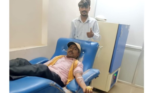 सरायपाली : पुत्र के समाज सेवा की भावना देख पिता ने किया रक्त... - CG Sandesh