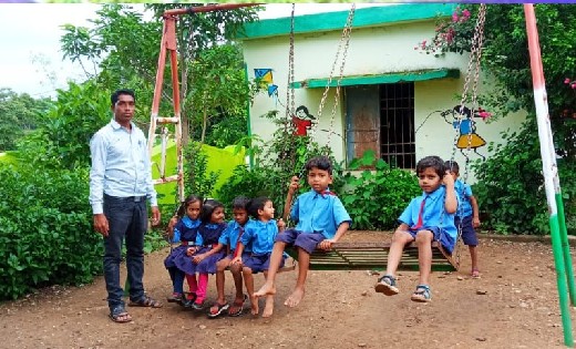 महासमुंद : ज़िले के बालवाड़ी केंद्रों में बच्चें खेल आधारित ग... - CG Sandesh