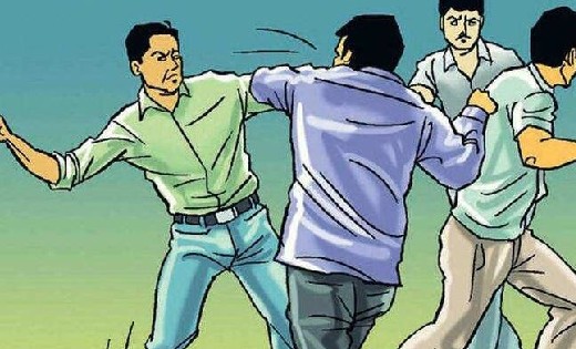 कोमाखान : जमीन पट्टा संबंधी बात को लेकर बांस के डंडे से मारप... - CG Sandesh