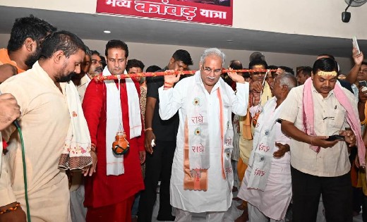 मुख्यमंत्री भव्य कांवड़ यात्रा में शामिल हुए  - CG Sandesh