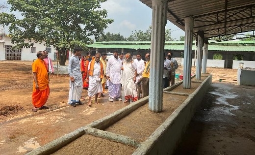 महासमुंद : महामंडलेश्वर राजेश्री महन्त ने ग्राम जोगीदादर में... - CG Sandesh