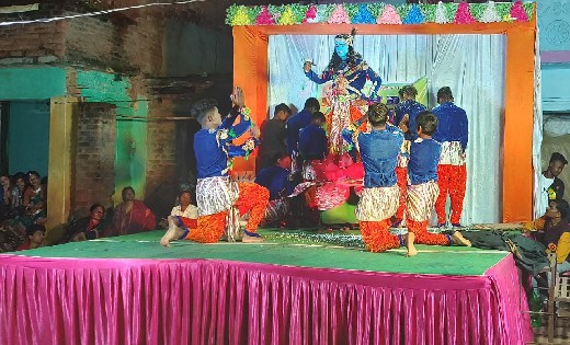 सरायपाली : खैरझिटकी में डी.जे. डांस प्रतियोगिता का हुआ आयोजन