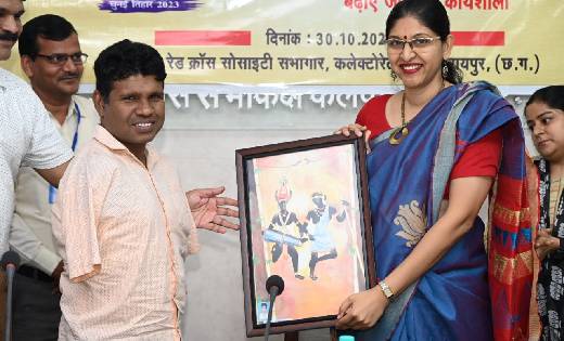 दिव्यांग एवं 80 वर्ष से अधिक उम्र के मतदाताओं को मतदान केन्द... - CG Sandesh