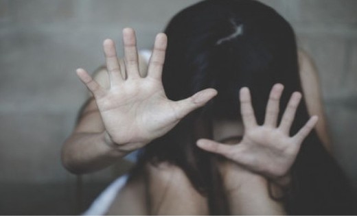 सरायपाली : युवती को भगा ले जाकर 5 महीनों तक किया शारीरिक शोषण, बीमार रहती है कहकर की मारपीट
