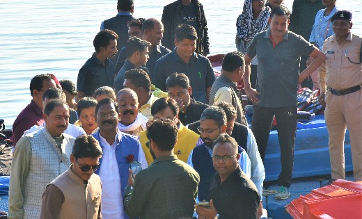 महासमुंद : संस्कृति मंत्री अमरजीत भगत वन चेतना केन्द्र कुहरी... - CG Sandesh