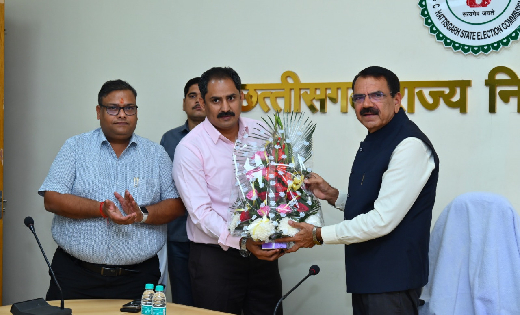 सेवामुक्त हुए छत्तीसगढ़ राज्य निर्वाचन आयुक्त श्री ठाकुर राम ... - CG Sandesh