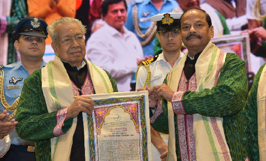 राज्यपाल हरिचंदन को कलिंग इंस्टिट्यूट ऑफ़ सोशल साइंस  से डी.ल... - CG Sandesh