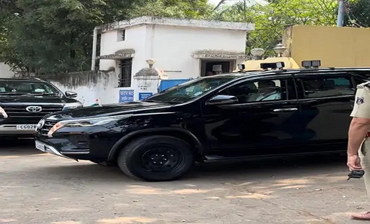 सीएम भूपेश ने की पिता नंद कुमार बघेल से मुलाकात - CG Sandesh