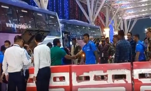 रायपुर पहुंची इंडिया और ऑस्ट्रेलिया की टीम...एयरपोर्ट पर हुआ... - CG Sandesh