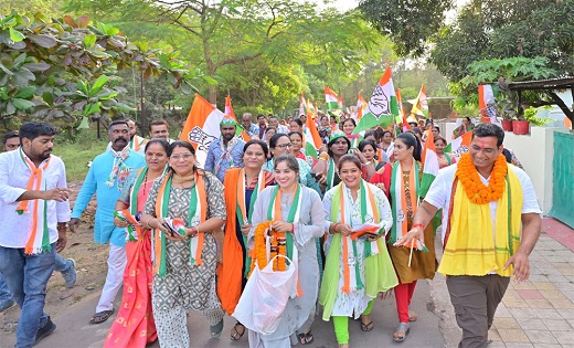 विधायक देवेंद्र यादव की विश्वास यात्रा में हजारों मतदाताओं न... - CG Sandesh