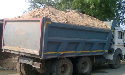 CG NEWS : कलेक्टर कार्यालय में रेत से भरी ट्रक गायब, मचा हड़क... - CG Sandesh