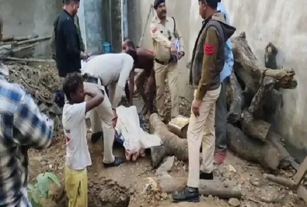 पति ने पत्नी को  कुल्हाड़ी मारकर उतारा मौत के घाट - CG Sandesh