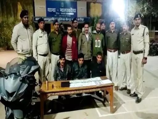 सूने मकान में सोने-चांदी के जेवर सहित 6 लाख पार करने वाले आर... - CG Sandesh