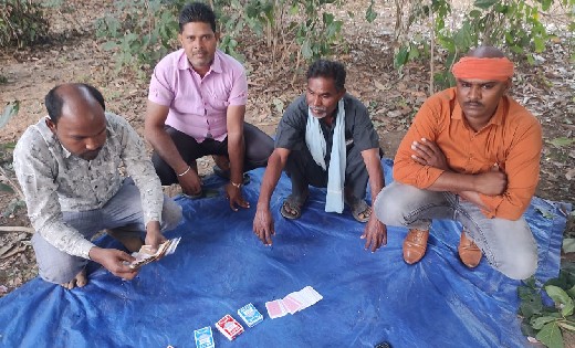 पटेवा : जुआ खेलते हुए 4 आरोपीयों को पुलिस ने किया गिरफ्तार - CG Sandesh