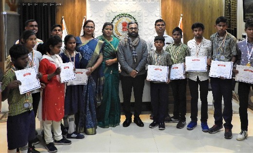 महासमुंद : कलेक्टर ने फॉर्च्यून नेत्रहीन विद्यालय के एथलेटिक... - CG Sandesh
