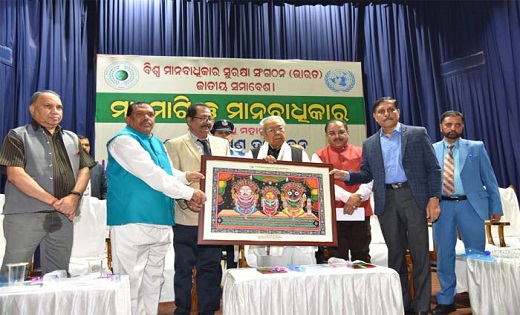 आदिवासियों को उनकी जमीन से उजाड़ना मानवता के खिलाफ अपराध – हर... - CG Sandesh
