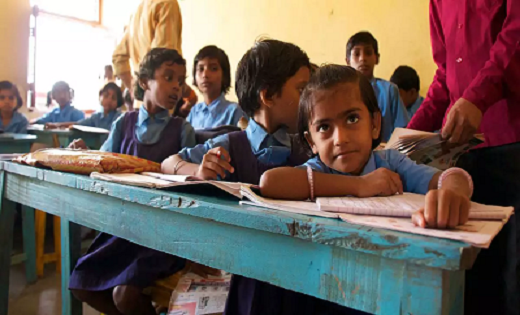 CG News : कलेक्टर ने 3 पालियों में क्लास लेने के दिए निर्देश... - CG Sandesh