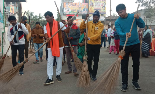 महासमुंद : सुशासन दिवस पर चलाया गया स्वच्छता अभियान, विधायक ... - CG Sandesh