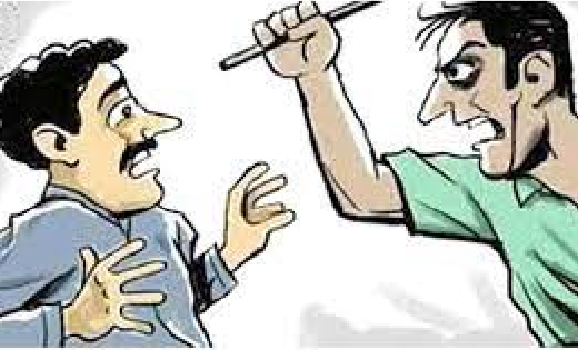 पिथौरा : सार्वजनिक नल से पानी भरने की बात को लेकर बाप-बेटे क... - CG Sandesh