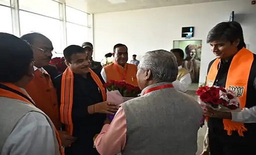 विष्णुदेव साय के शपथ ग्रहण समारोह में शामिल होने रायपुर पहुं... - CG Sandesh