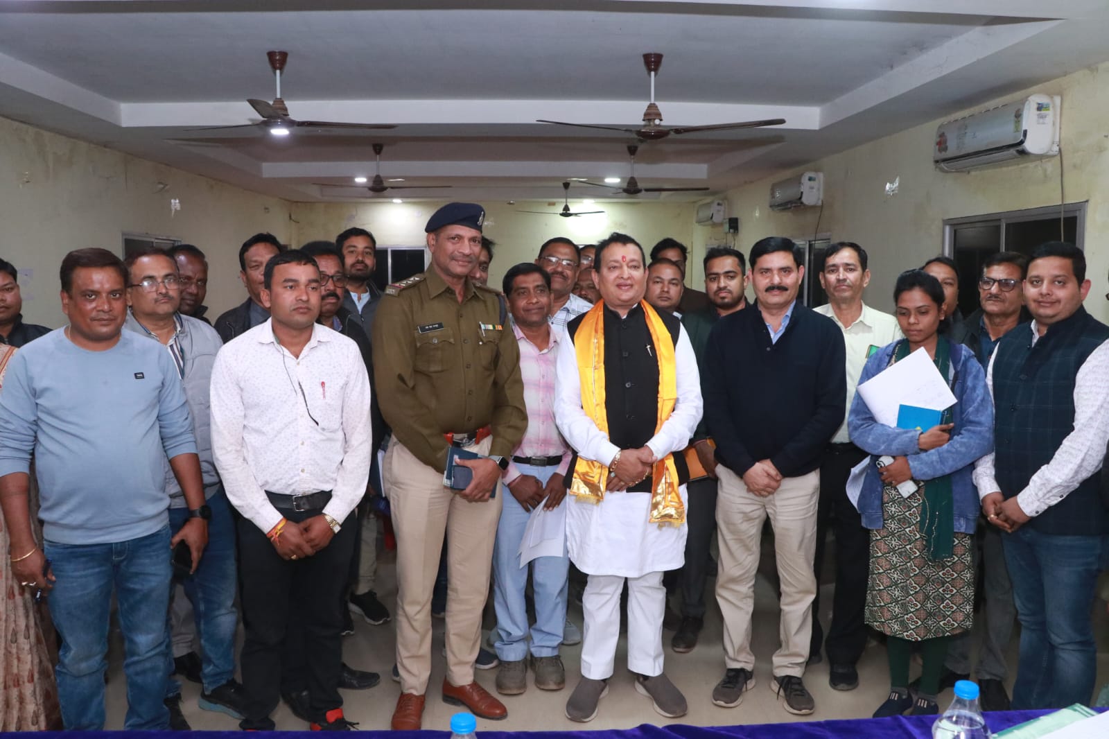 बसना : विधायक डॉ.सम्पत की अध्यक्षता में जनपद पंचायत सभाकक्ष ... - CG Sandesh