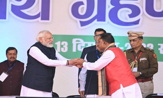 खास अंदाज में PM मोदी ने मुख्यमंत्री विष्णुदेव साय को दी बधा... - CG Sandesh