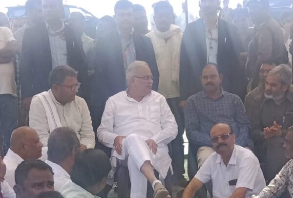 पूर्व राज्यसभा सांसद छाया वर्मा के घर पहुंचे सीएम भूपेश बघेल... - CG Sandesh