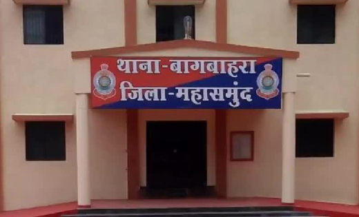 बागबाहरा : कब्ज़ा हटाने के दौरान तहसील कार्यालय के कर्मचारी स... - CG Sandesh